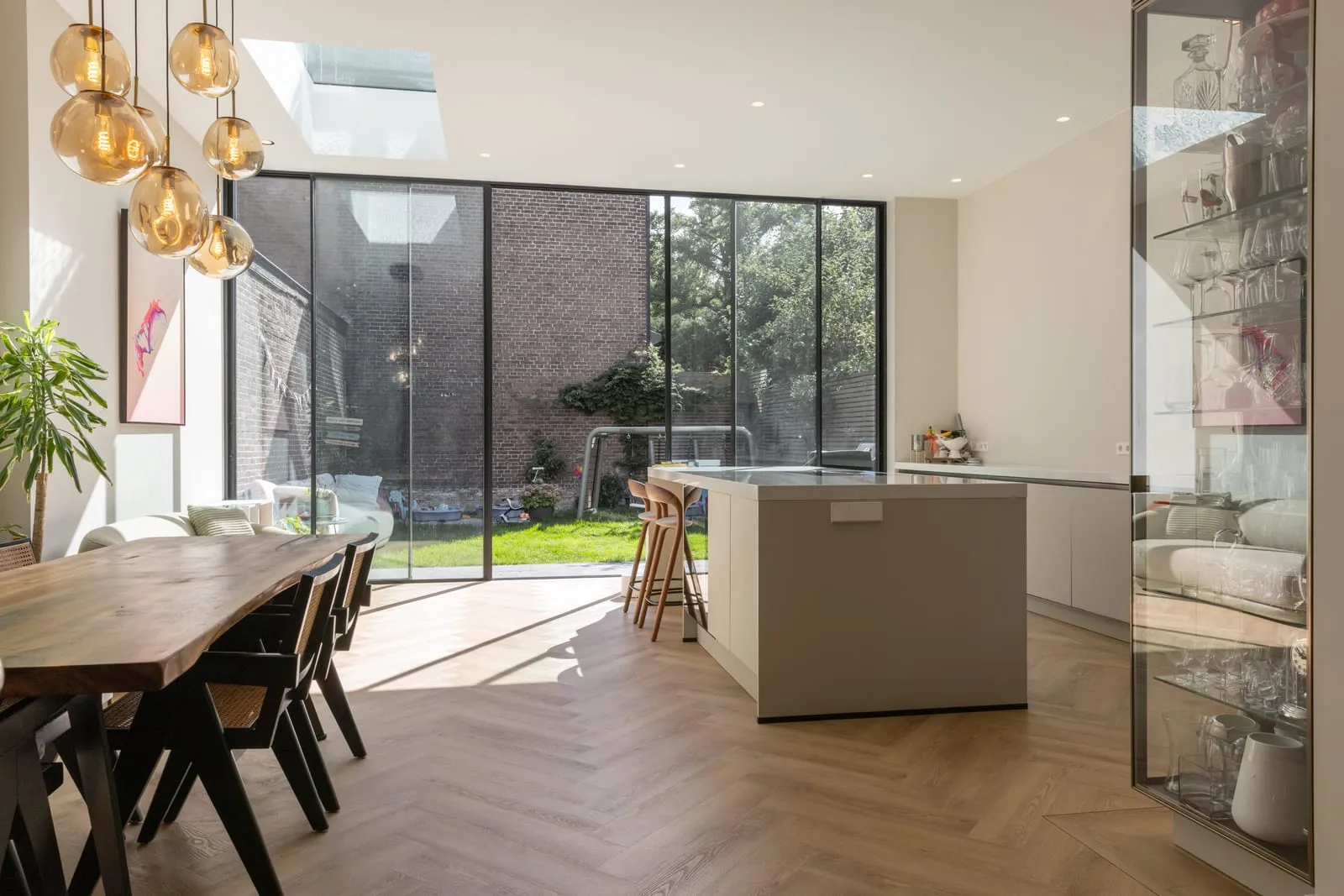 Herenhuis met glazen uitbouw
