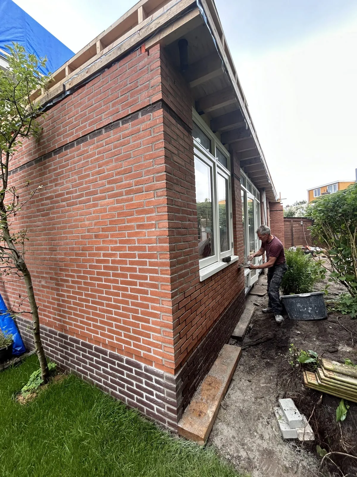 Tijdens de bouw: Jaren ’30 woning met uitbouw