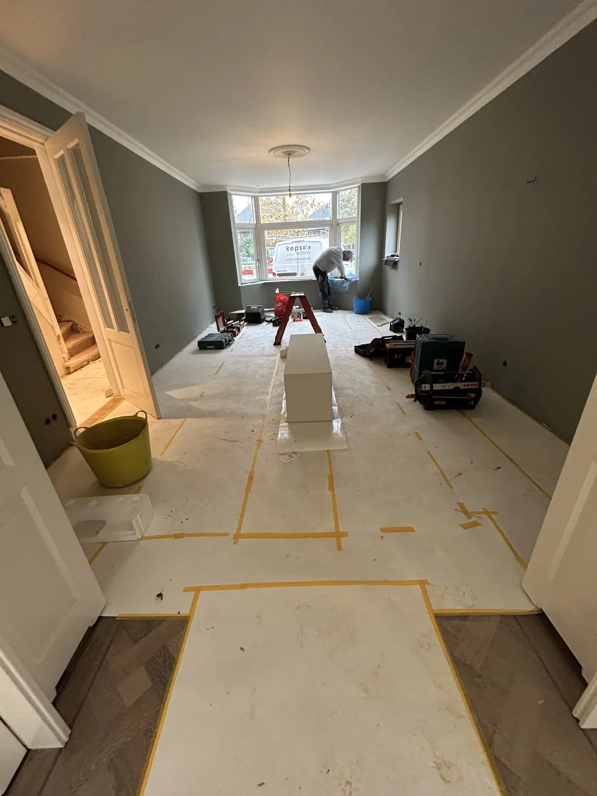 Tijdens de bouw: Jaren ’30 woning met uitbouw
