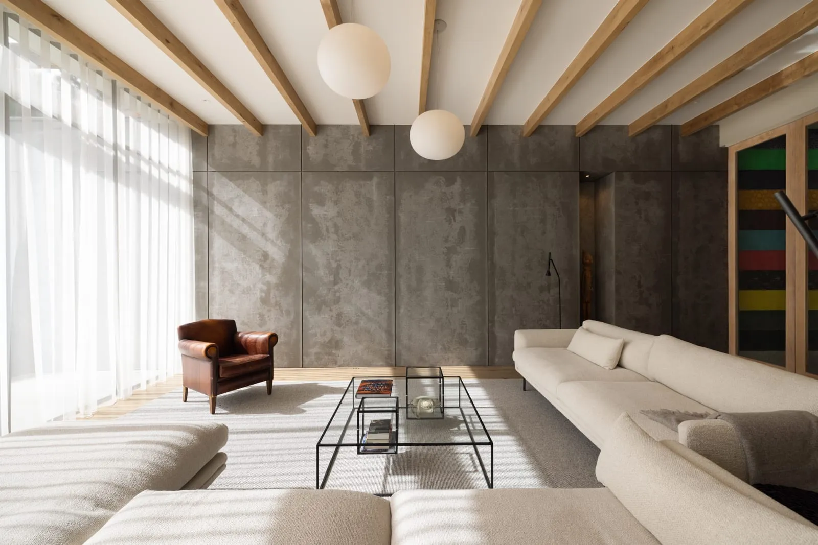 Villa met moderne aanbouw