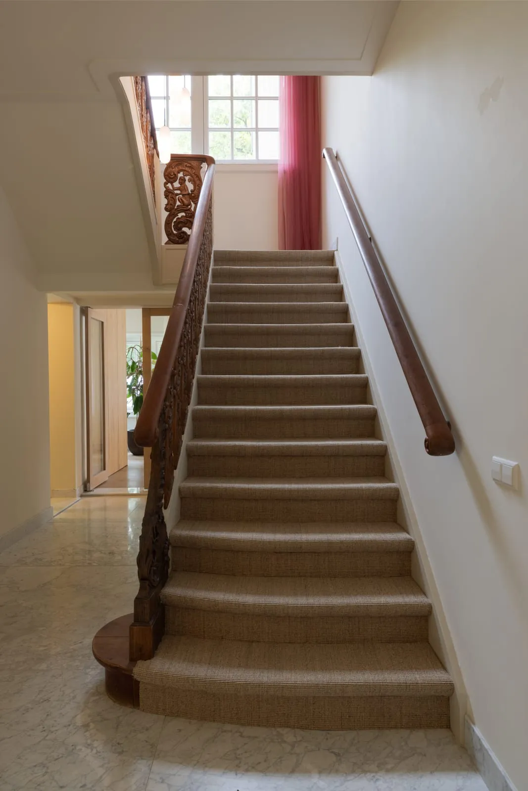 Villa met moderne aanbouw