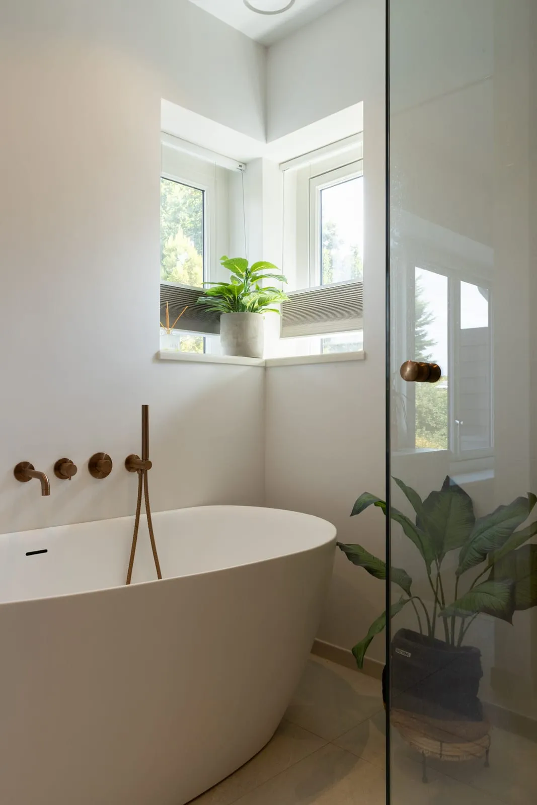 Jaren ’30 villa met strakke uitbouw