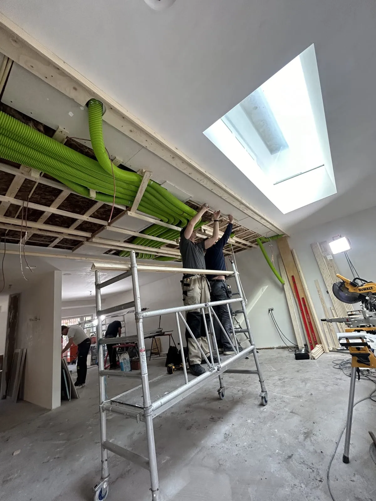 Tijdens de bouw: Jaren ’30 villa met strakke uitbouw