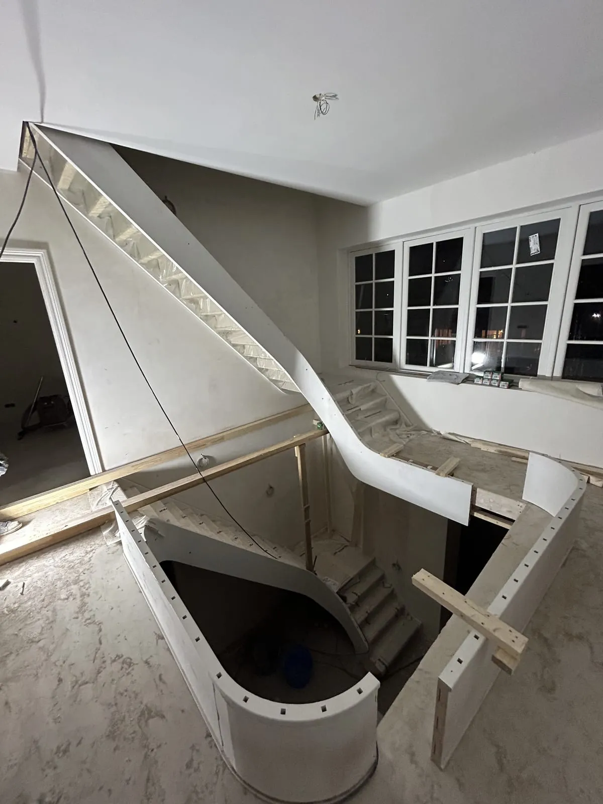 Tijdens de bouw: Villa met aanbouw en zwembad